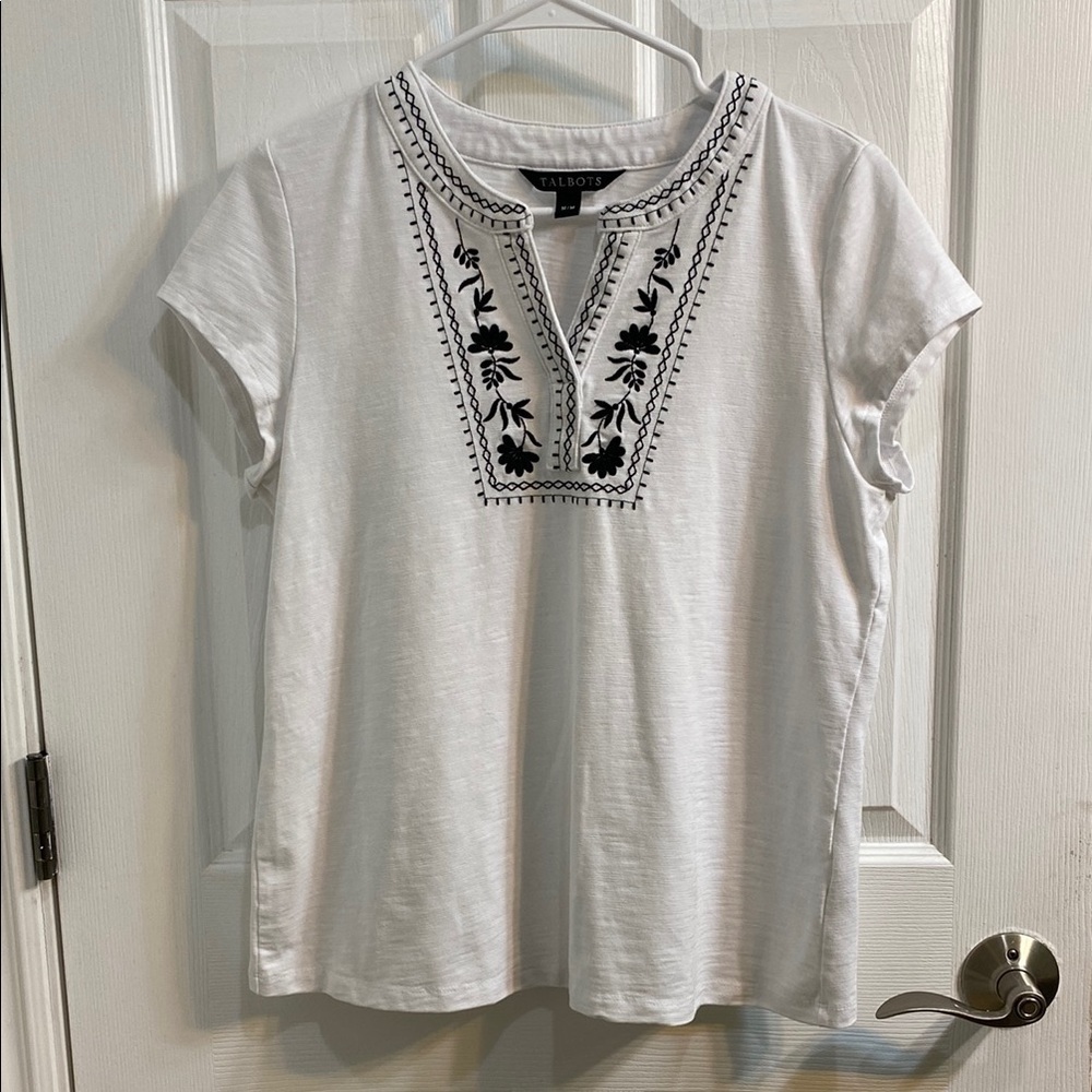 Talbots White and Black Embroidered Short Sleeve Top Tee Cotton Blend Medium